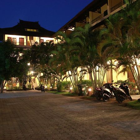 Puri Senggigi Hotel Mangsit Exterior photo