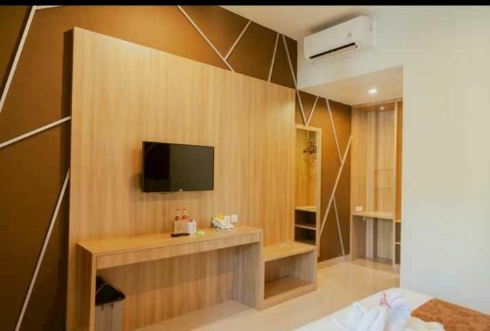 Puri Senggigi Hotel Mangsit Exterior photo