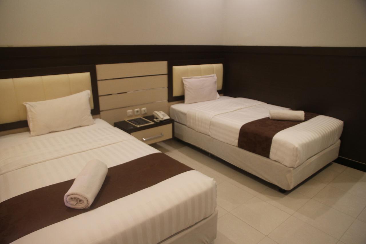 Puri Senggigi Hotel Mangsit Exterior photo