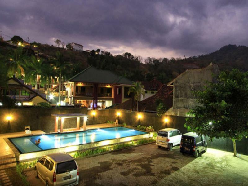 Puri Senggigi Hotel Mangsit Exterior photo