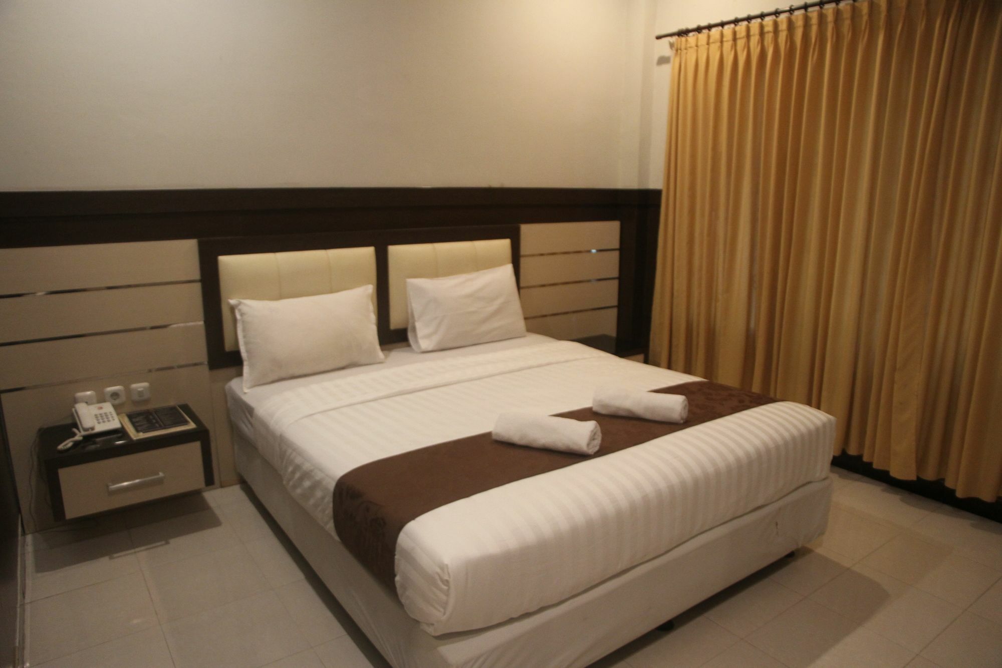 Puri Senggigi Hotel Mangsit Exterior photo